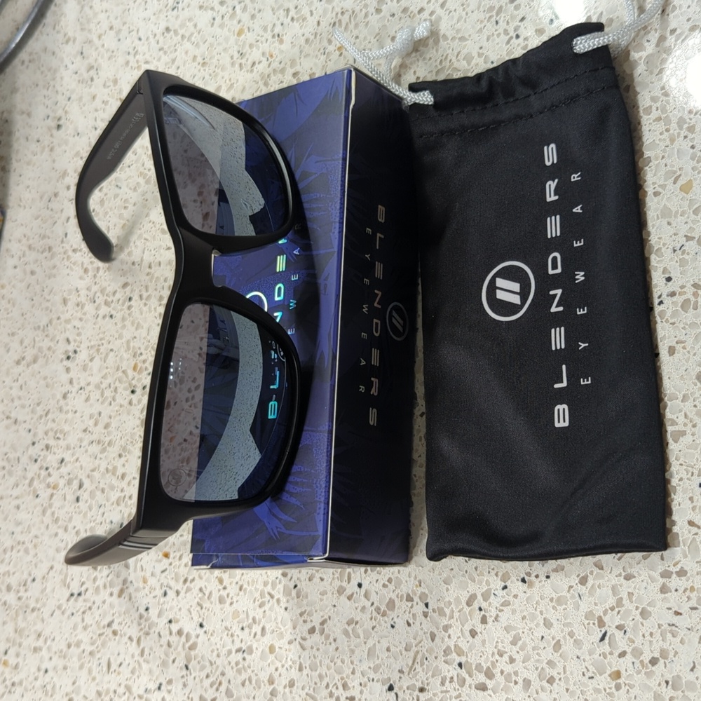 Blenders Canyon Sunglasses